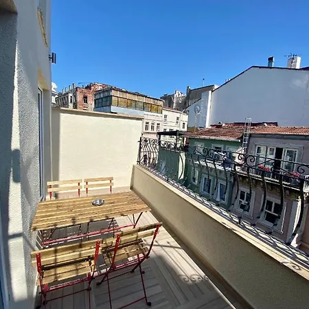 Kaya Est 1985 * Istambul