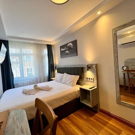 Kaya Est 1985 * Istambul