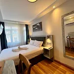 Kaya Beyoglu * Estambul