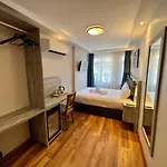 Kaya Beyoglu * Estambul