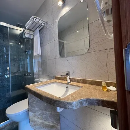 Kaya Est 1985 * Provincia di Istanbul